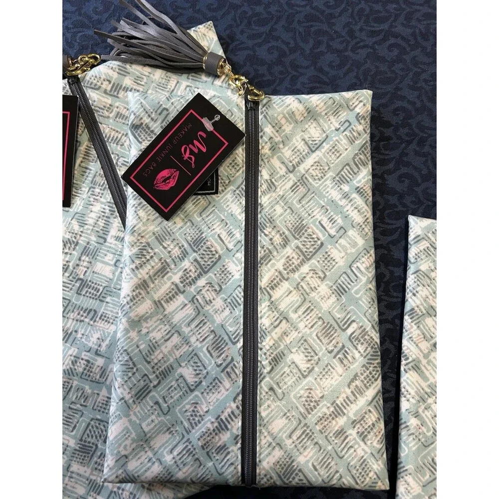 Makeup Mommy Junkie Bag Set Of 4 Mint Green New With Tags